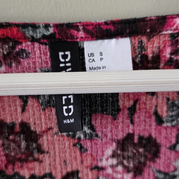 NWOT H&M S Y2K Romantic Coquette Milkmaid Boho Dark Floral Puff Sleeve Crop Top - Picture 4 of 15